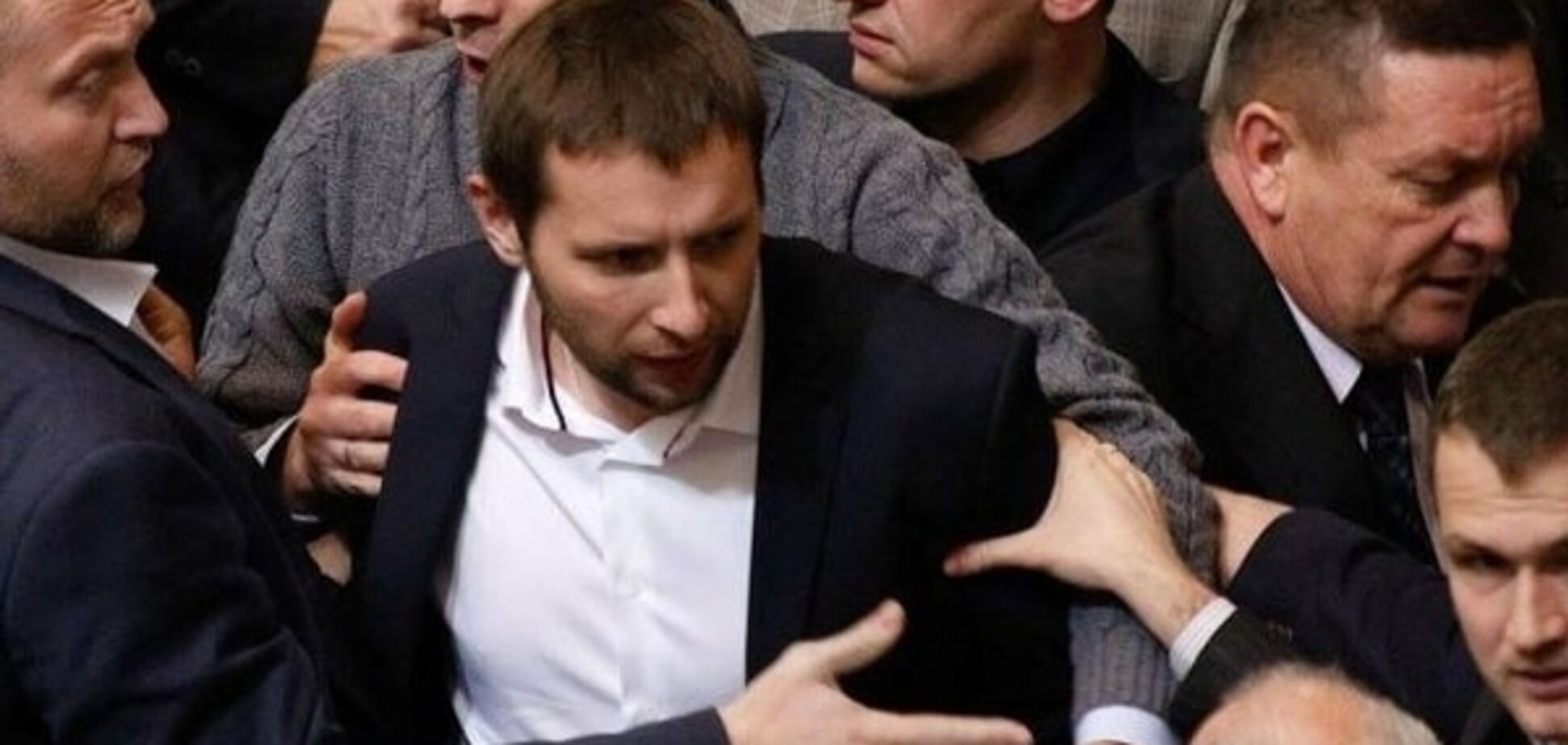 Ногами по голове: психотерапевт порекомендовала Парасюку заняться собой