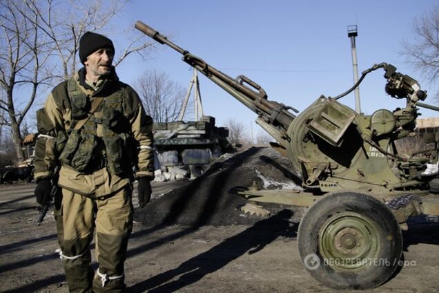 Террористы в Донецке побили парня за нарушение комендантского часа