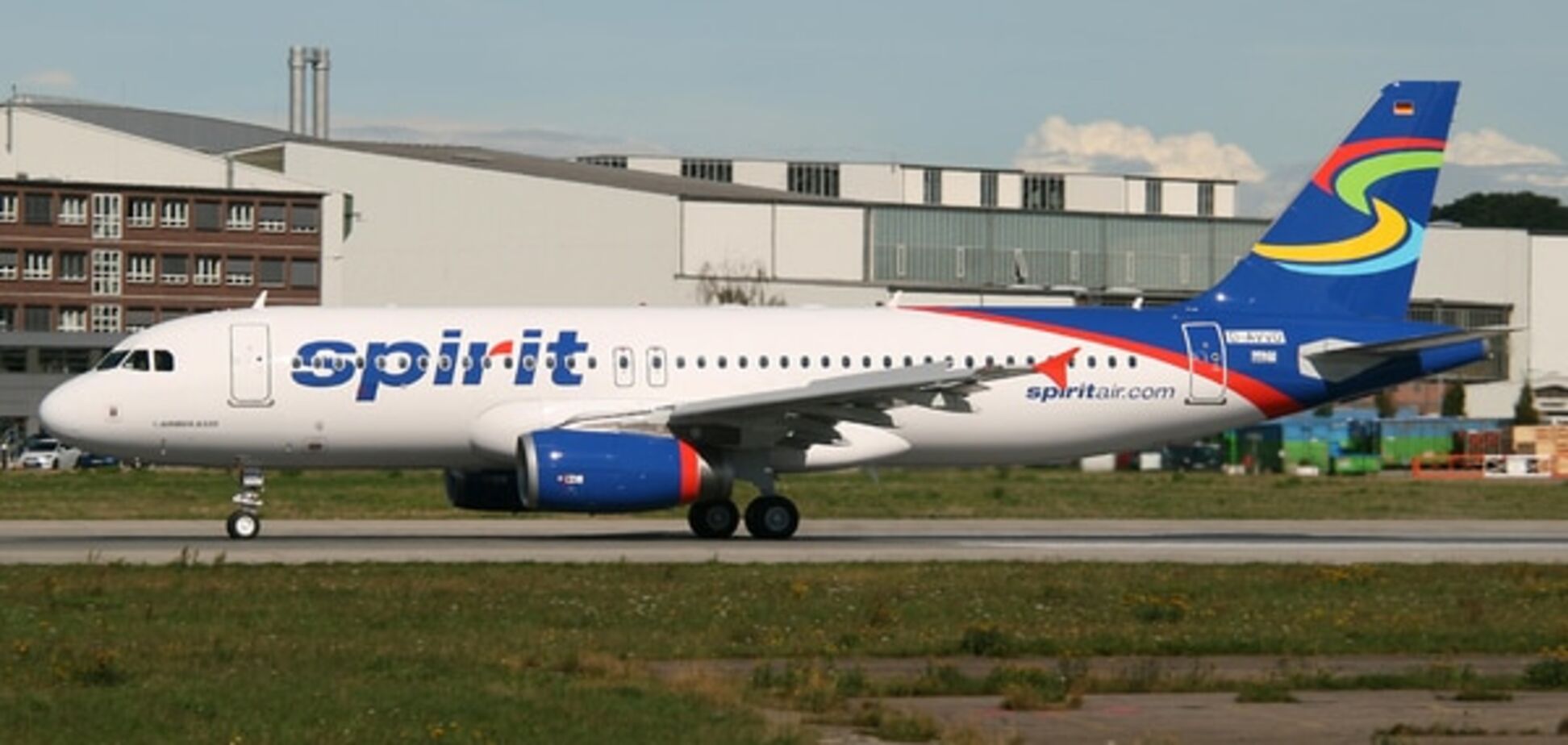 Снова 'бомба': еще один аэробус совершил экстренную посадку