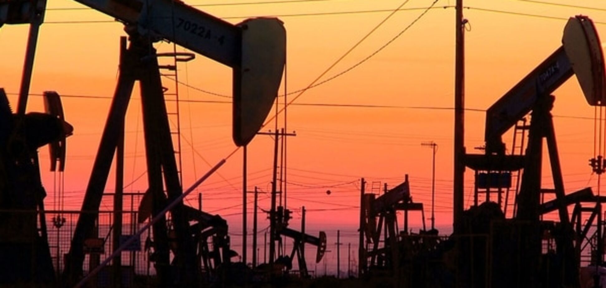 WTI рекордно впала