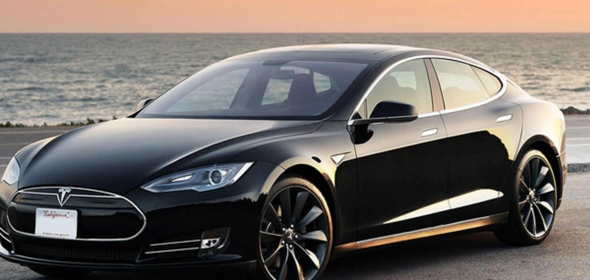 Tesla отозвала все 90 тысяч машин Model S