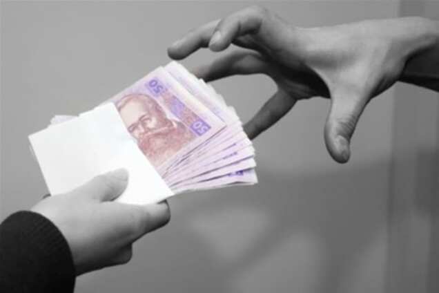 Да не оскудеет рука дающего: украинцы считают взяточничество нормой жизни - опрос