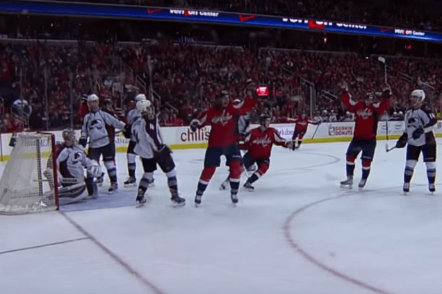 Невидимка: российский хоккеист забил самый странный гол месяца