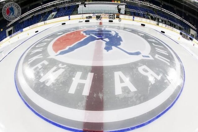 Нет света - идите на матч: в обесточенном Крыму стартовала Ночная хоккейная лига