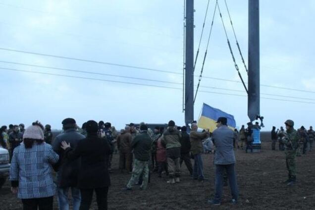 Блокадникам Криму заблокували мобільний зв'язок