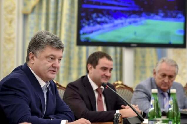 'След ведет в Россию': Порошенко знает, кто устроил провокацию на матче 'Динамо' - 'Челси'