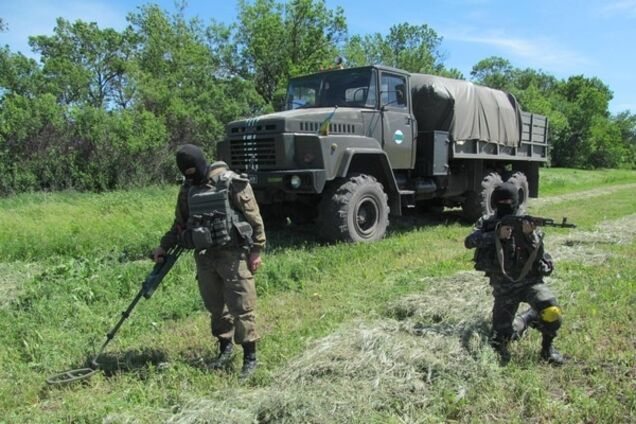 На Донбассе подорвалась машина с бойцами АТО: есть погибшие