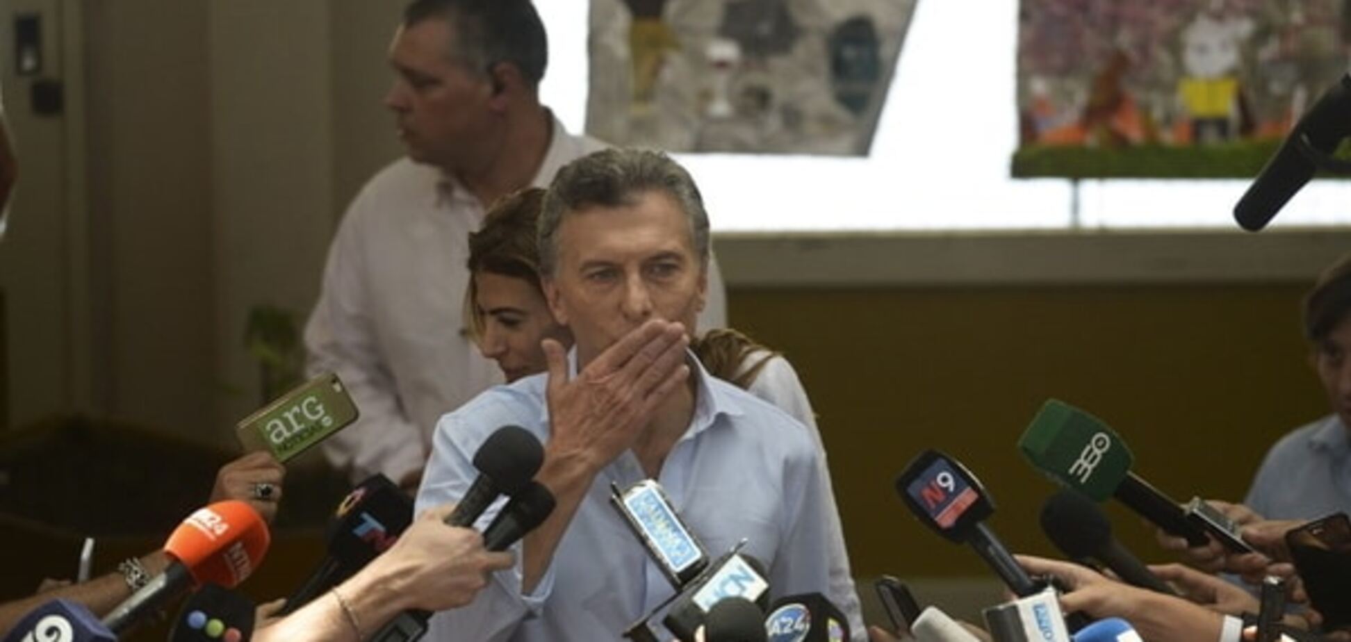 Экзит-полл: оппозиционер выигрывает президентские выборы в Аргентине