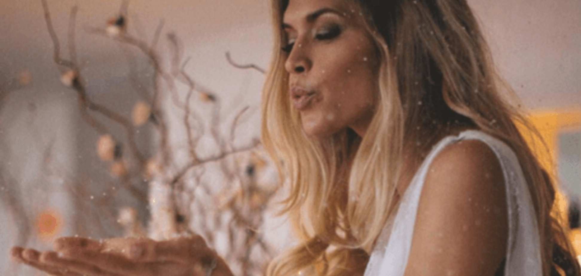 Найди 5 отличий: Брежнева сравнила себя в детстве с младшей дочерью