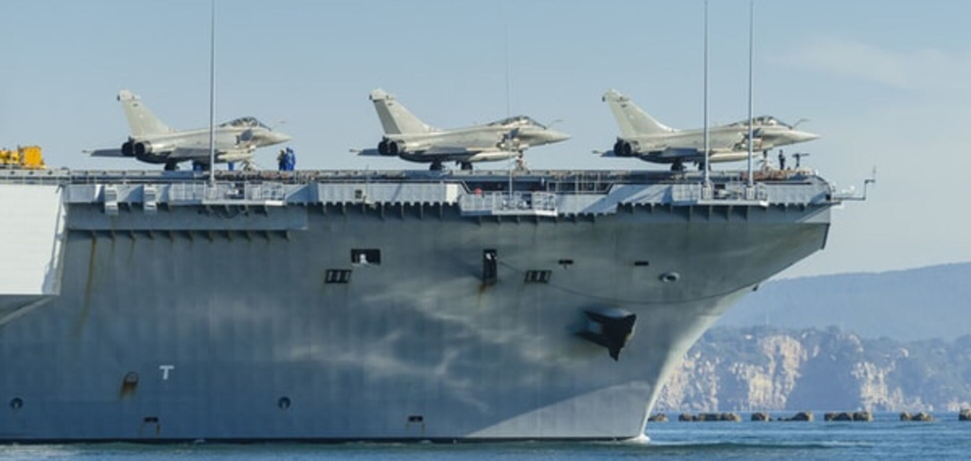 Внушительная мощь: 'Шарль де Голль' нанес первые удары по Сирии