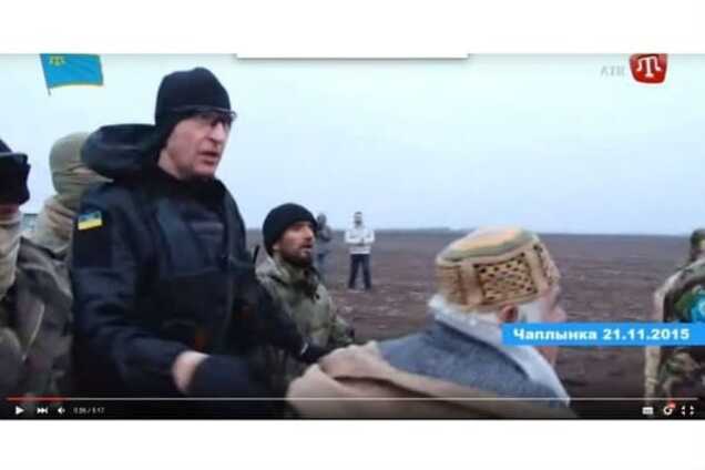 Среди силовиков, разгонявших участников блокады Крыма, узнали бывшего 'беркутовца'