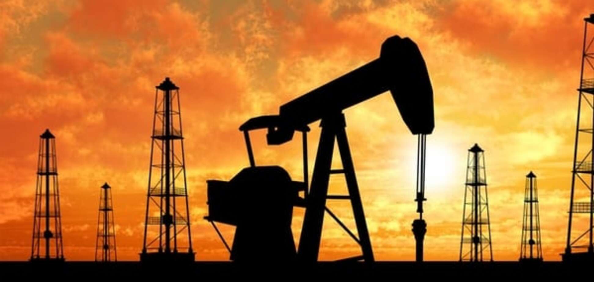 Нефть начала стремительно дешеветь: названы две причины