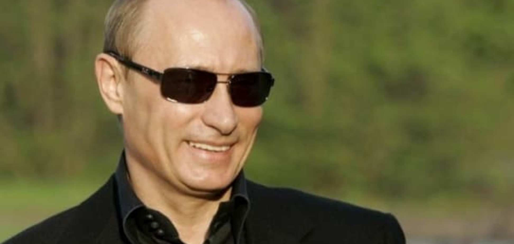 В обесточенном Крыму светятся портреты Путина: фото- и видеофакт