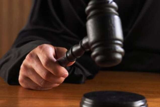 В Киеве осудили парня, который ударил девушку ножом 42 раза