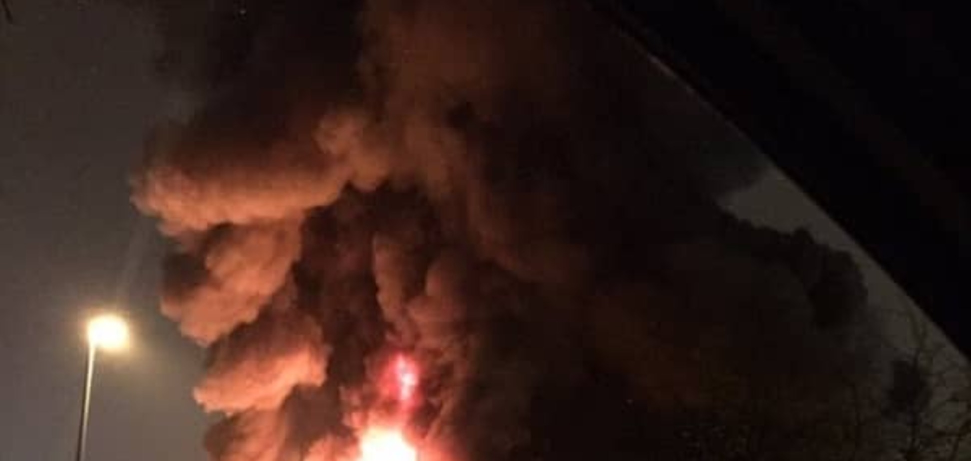 В Афінах стався вибух біля бізнес-центру: фотофакт 