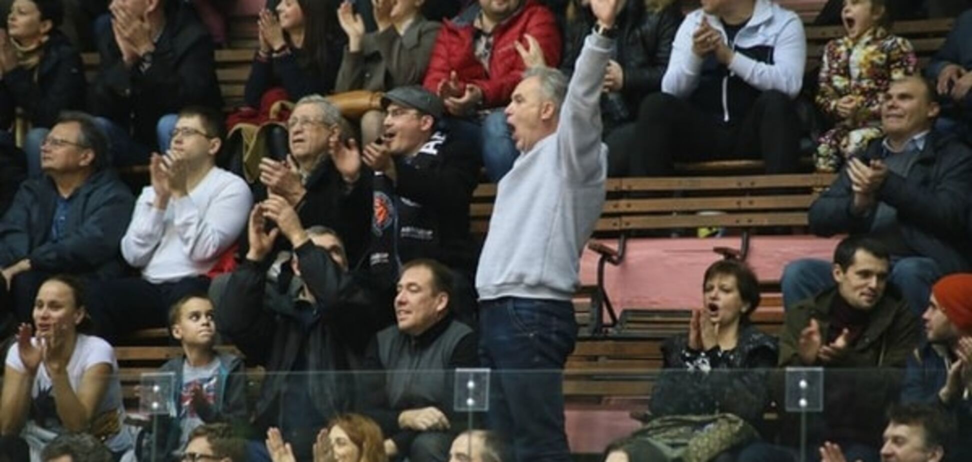 Російські вболівальники вивісили скандальний банер на грі з турками