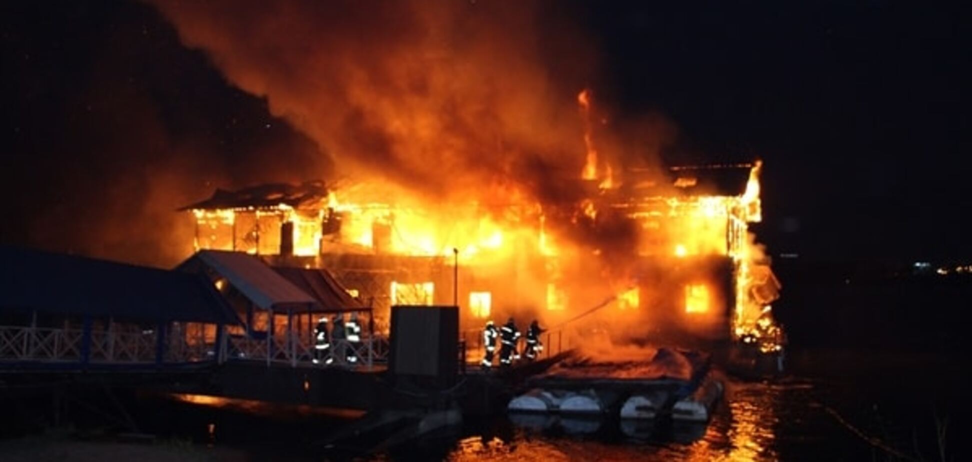 Масштабна пожежа в Києві: в диму зникла навіть Батьківщина-мати