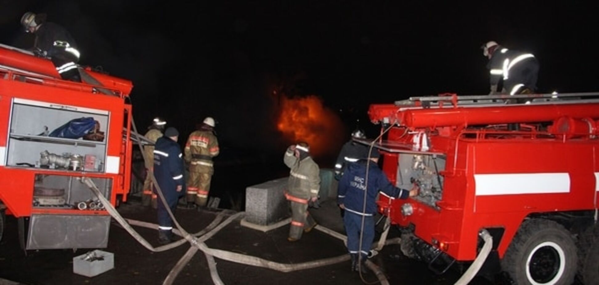 Спасатели назвали предварительную причину масштабного пожара в Киеве