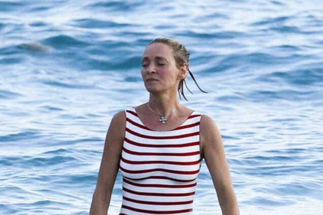 45-летняя Ума Турман показала фигуру в купальнике: фото актрисы с курорта