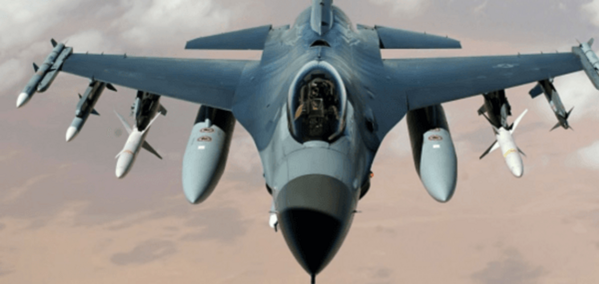 В США во время учений рухнул истребитель