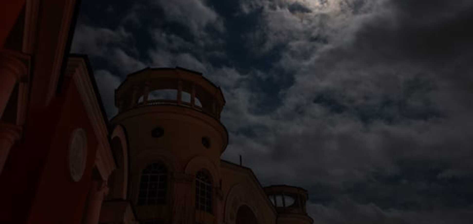 Крымский блэкаут: бензин исчез, свечки подорожали, продукты испортились