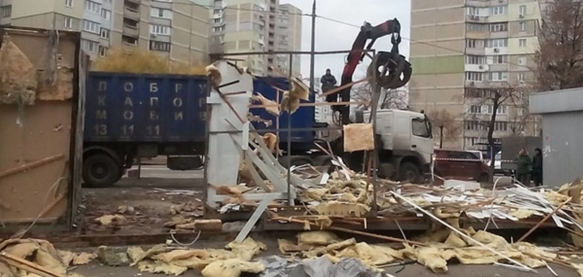 В Киеве демонтировали 'улицу МАФов': фотофакт