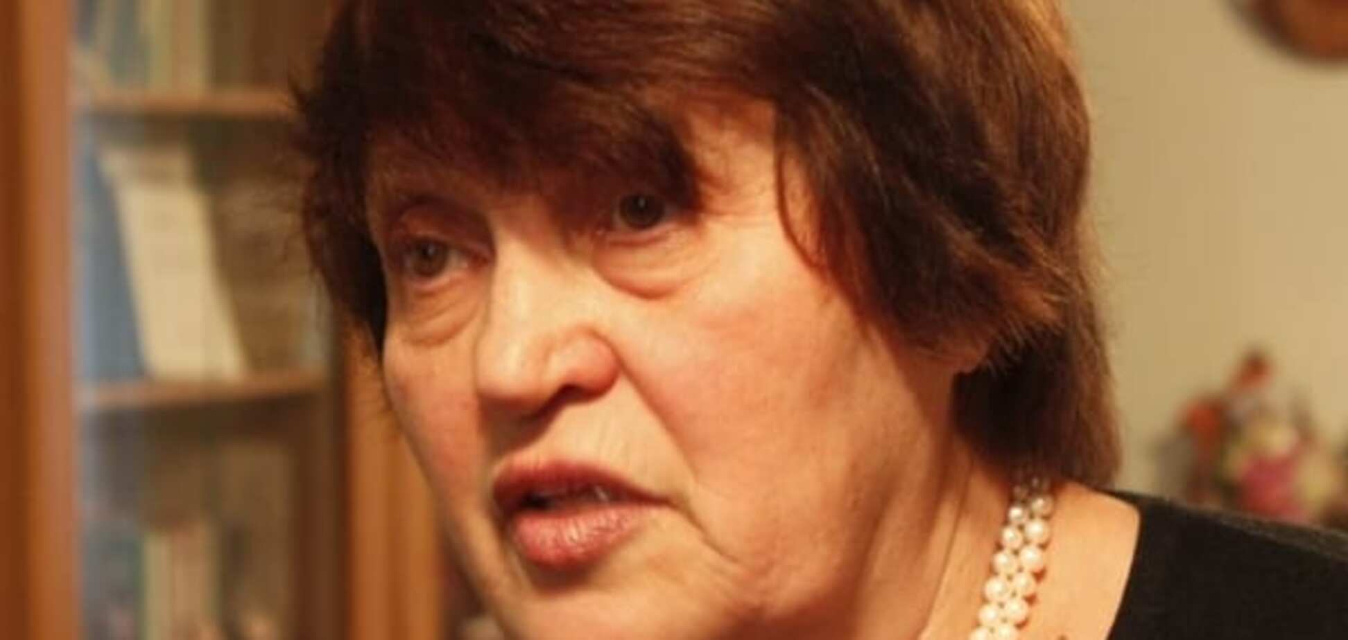 Блокада Крыма: ФСБ взялась за жену Мустафы Джемилева