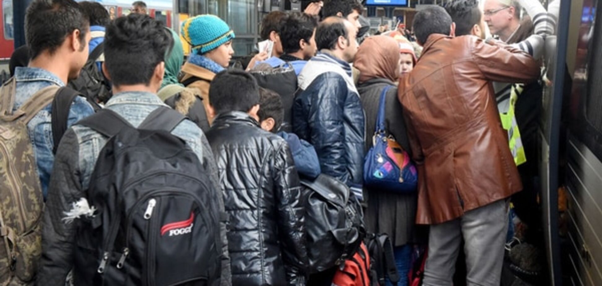 Терпение лопнуло: шведы выгонят десятки тысяч мигрантов
