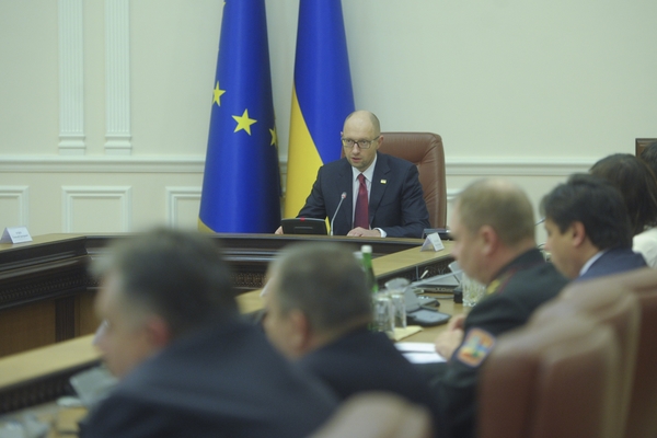 Яценюк хочет лишить Кабмин влияния на госкомпании