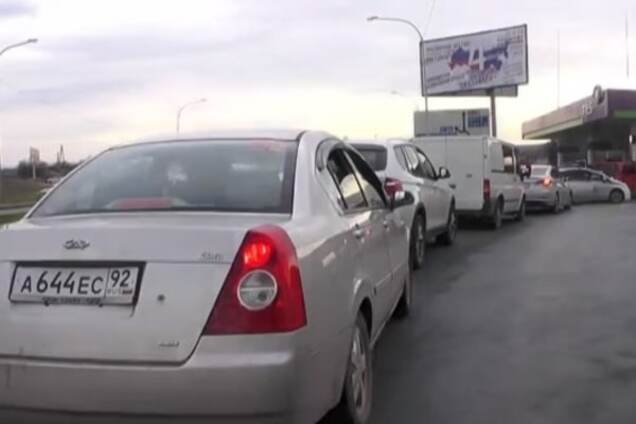 Опубликовано видео очередей за бензином в оккупированном Севастополе