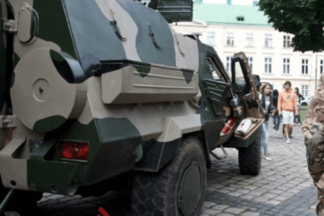 Это саботаж: в Минобороны так и не взяли на вооружение броневик 'Дозор-3'