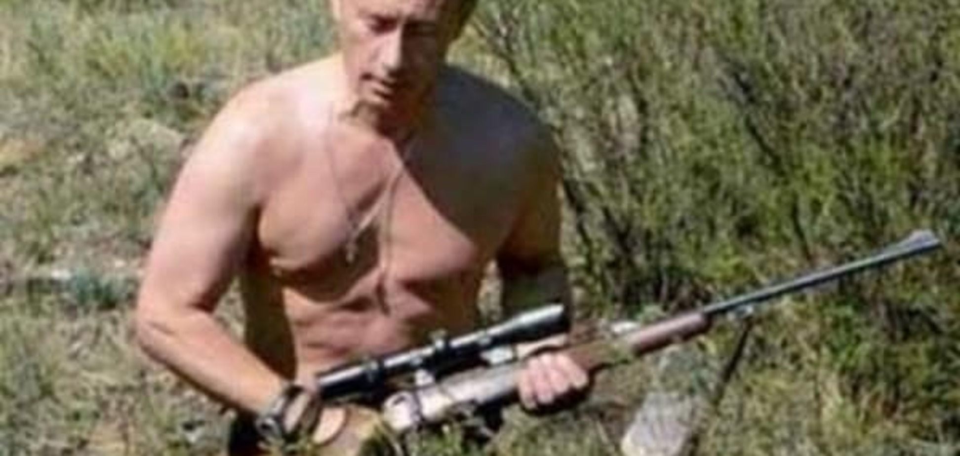 Акунин показал 'пожилых подростков' с оружием, которые правят Россией