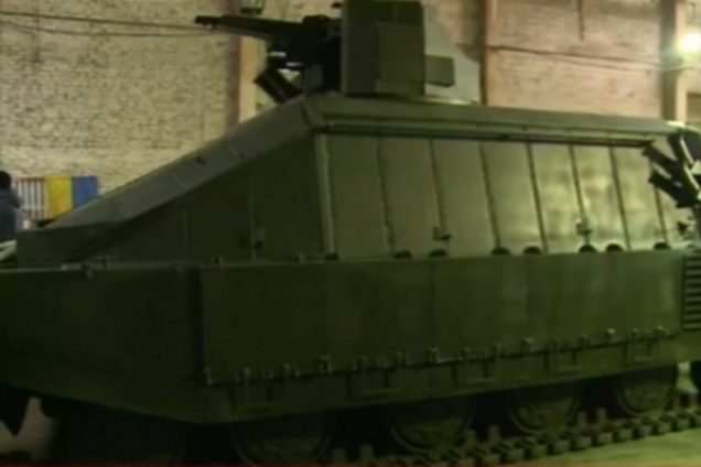 Не имеет аналогов в мире: Авакову представили танк 'Азовец' с уникальной защитой. Видеофакт