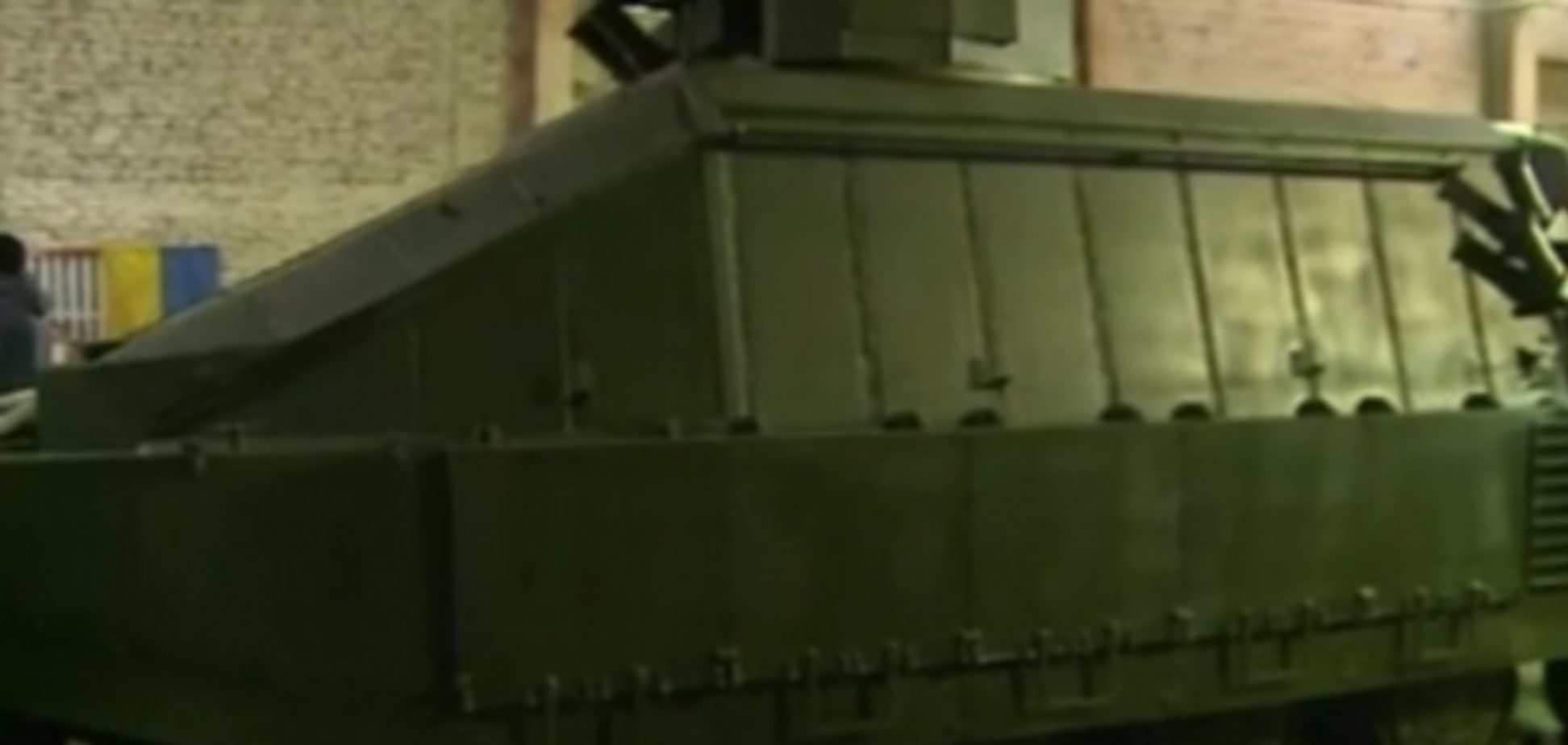 Не имеет аналогов в мире: Авакову представили танк 'Азовец' с уникальной защитой. Видеофакт