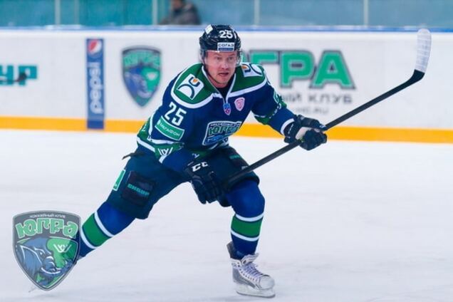 Российскому хоккеисту порезали коньком горло