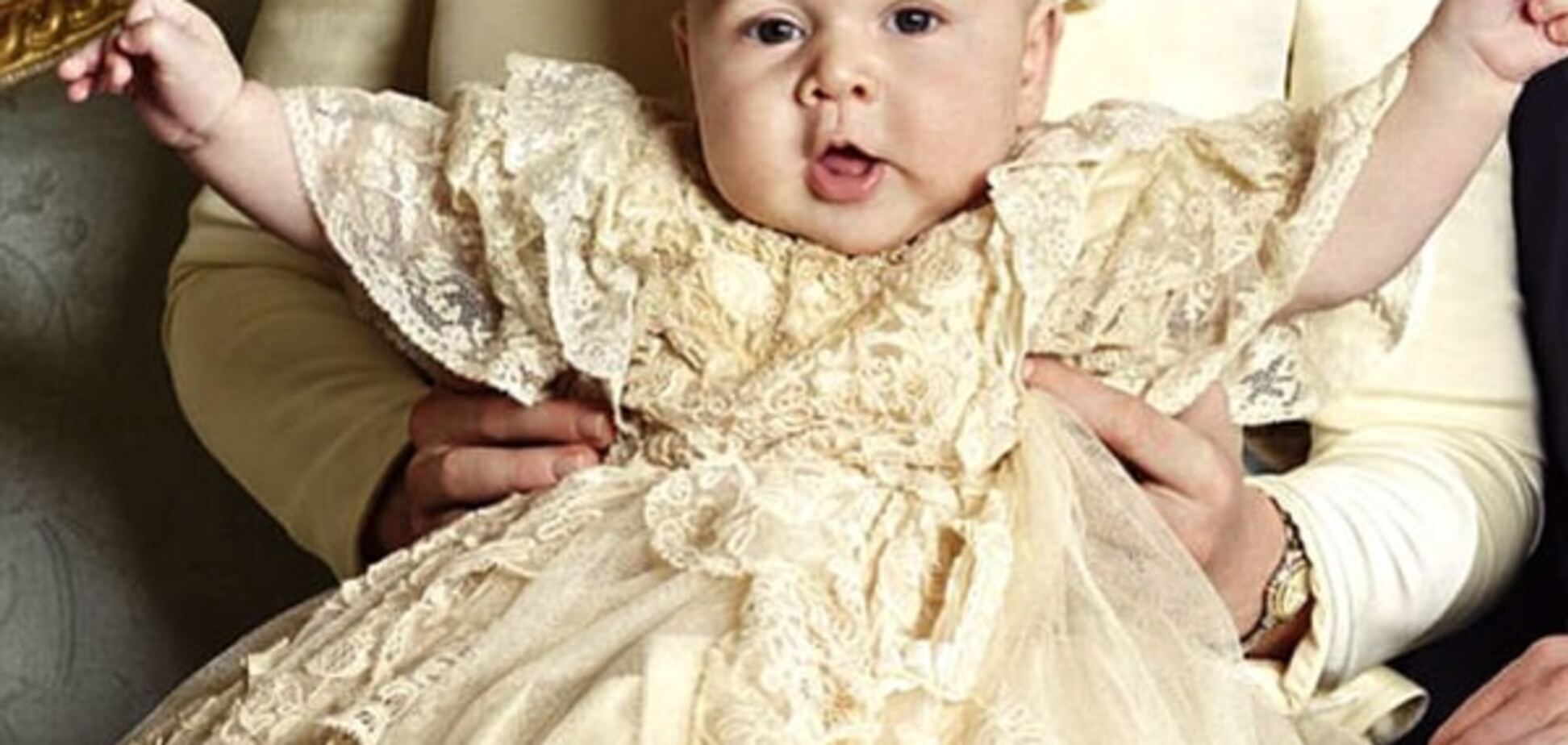 В соцсети выложили новые фото очаровательной принцессы Шарлотты 