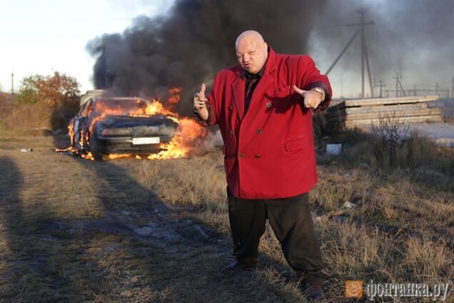 'Борец с санкционкой' Барецкий сжег свой BMW: фото- и видеофакт