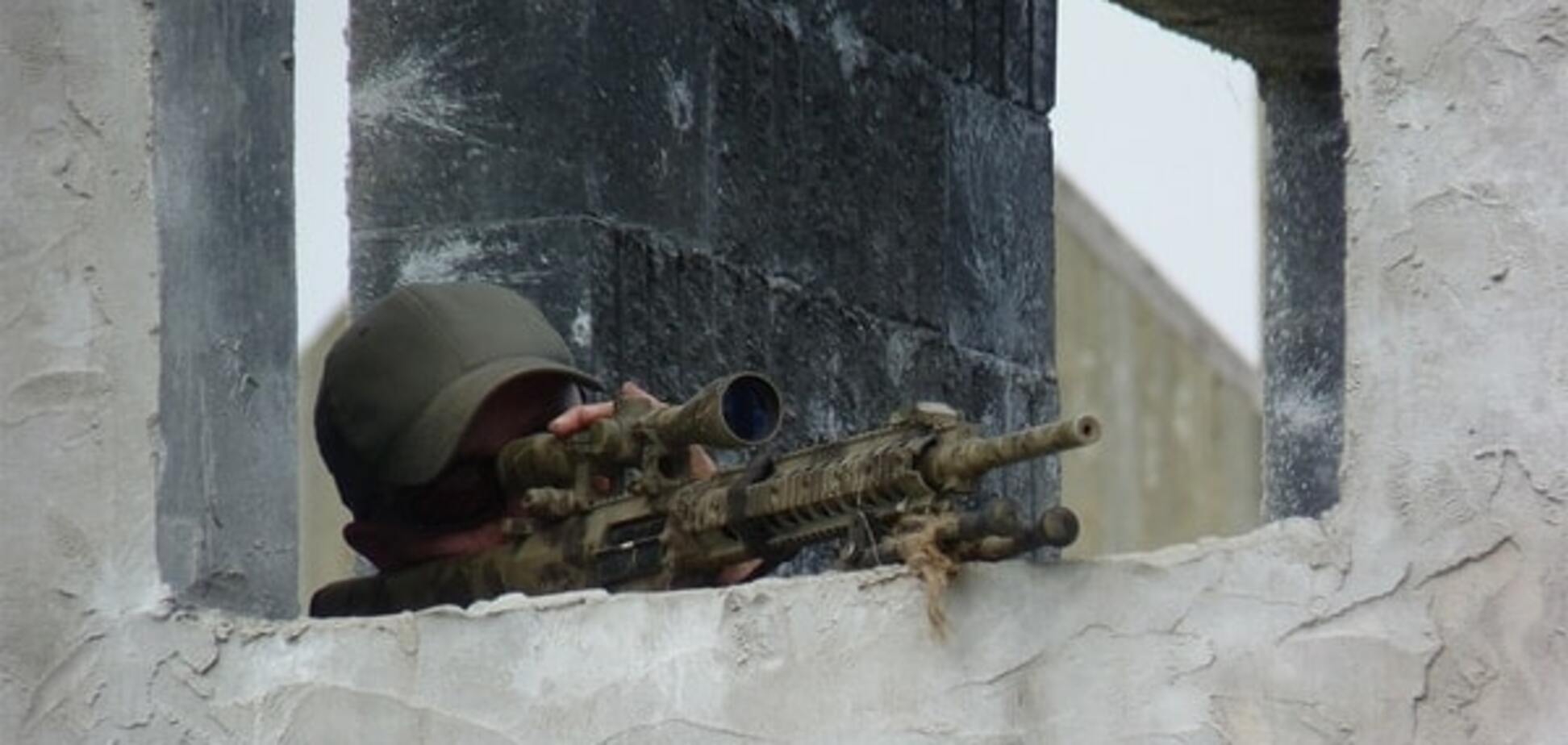 Снайпер злий на кришу лізе...