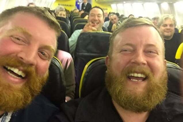 У покоривших сеть бородатых двойников из самолета нашелся еще один 'брат'