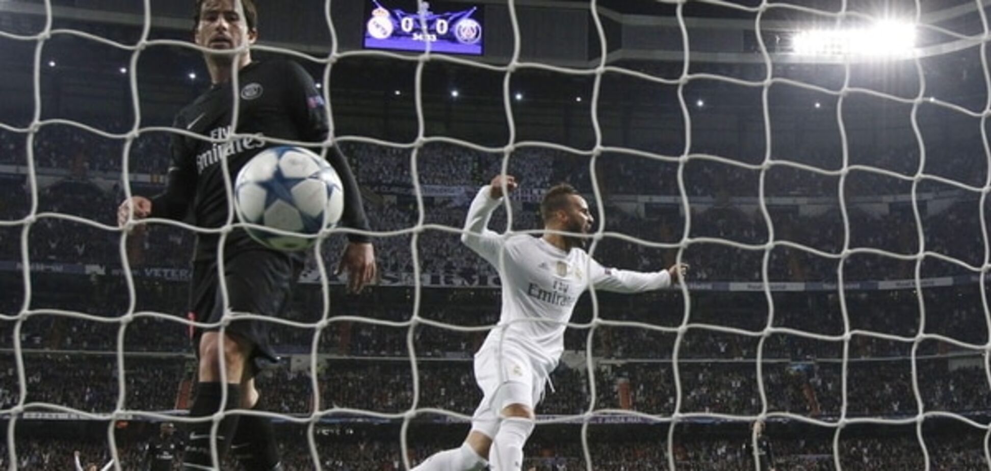 'Реал' обыграл ПСЖ и вышел в 1/8 финала Лиги чемпионов