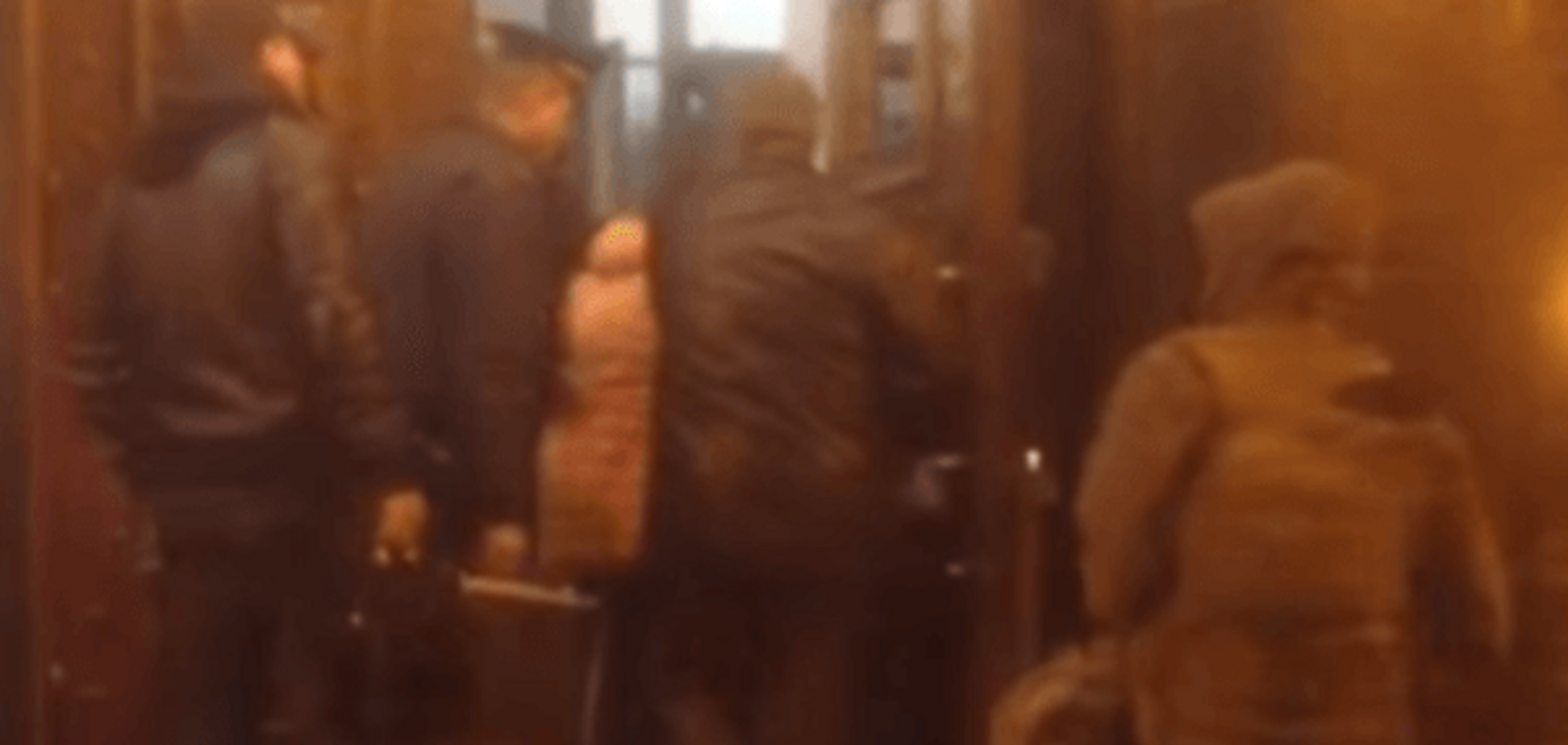 У мережі показали відео з місця обстрілу кабінету Шокіна