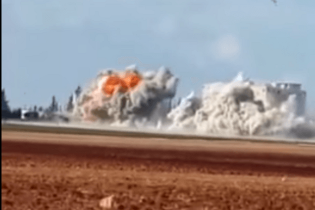 Российская авиация уничтожила турецкий хлебозавод, кормивший переселенцев: опубликовано видео