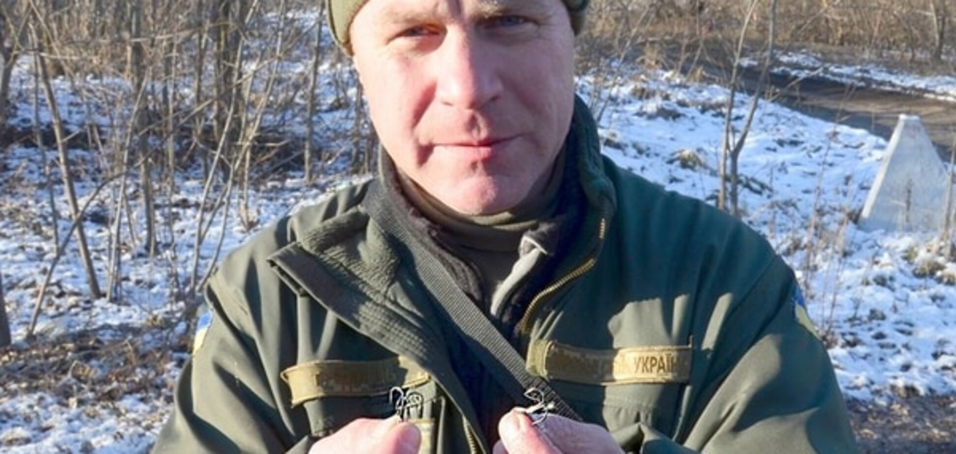 На крючке террориста: на Донбассе придумали адский способ установки растяжек. Фотофакт