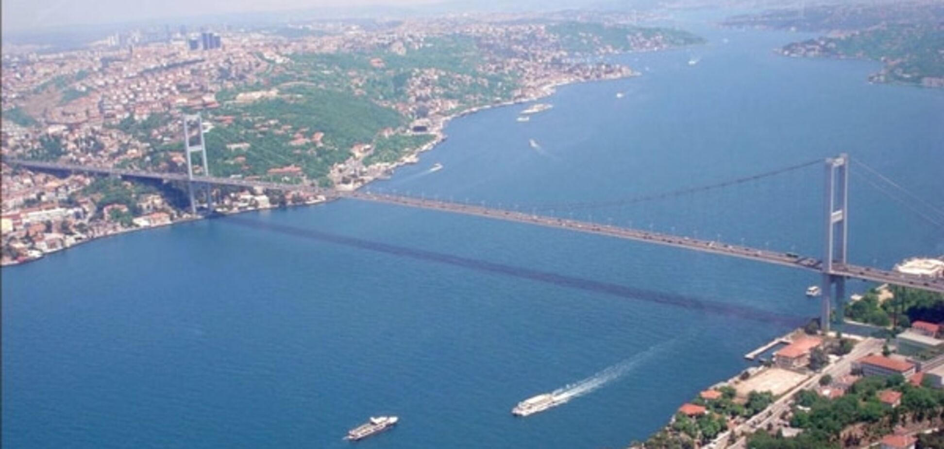 Конфлікт РФ і Туреччини: у російських кораблів з'явилися проблеми з проходженням Босфору