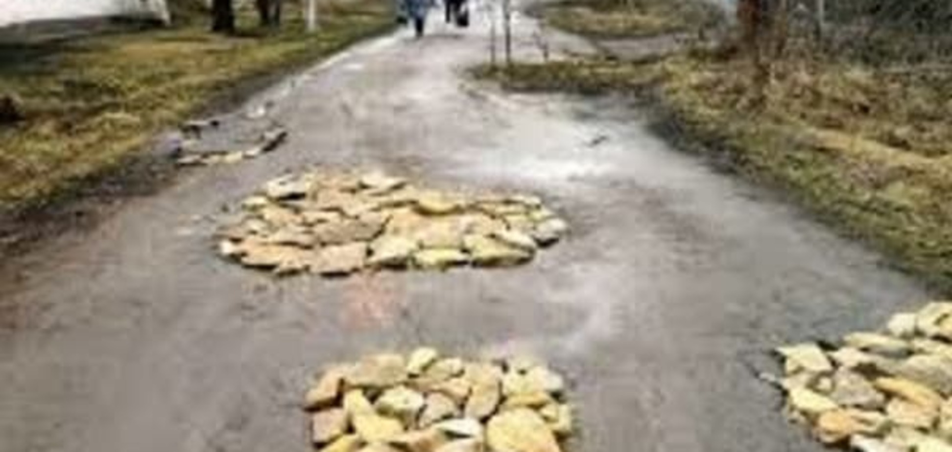 Украине нашли деньги на ремонт дорог