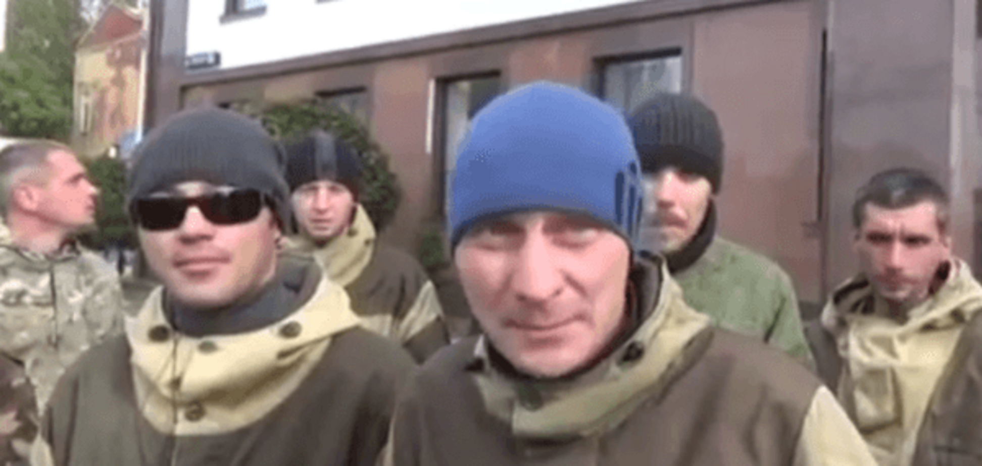 'Как бомжи ходим, месяц немытые': голодные террористы 'ДНР' вышли митинговать. Видеофакт
