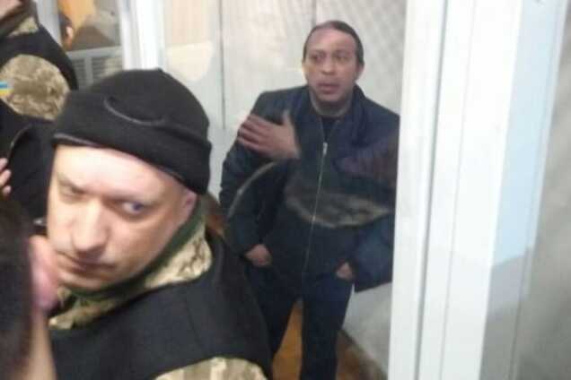 Суд над Корбаном перенесли в другое помещение