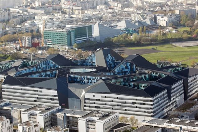 Во Франции открыли свой собственный 'Пентагон' за 4 млрд евро: фотофакт