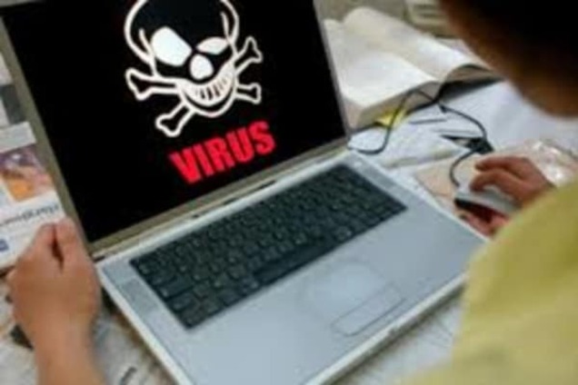 Украинские предприятия поразил компьютерный вирус, 'убивающий' информацию