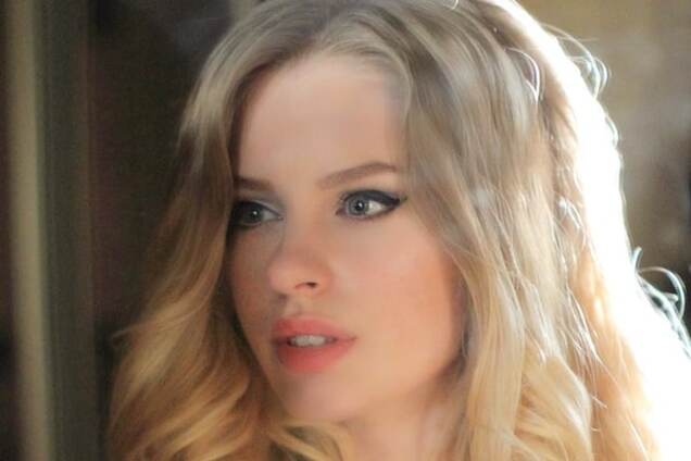 Молодая супруга сына Повалий поразила естественной красотой